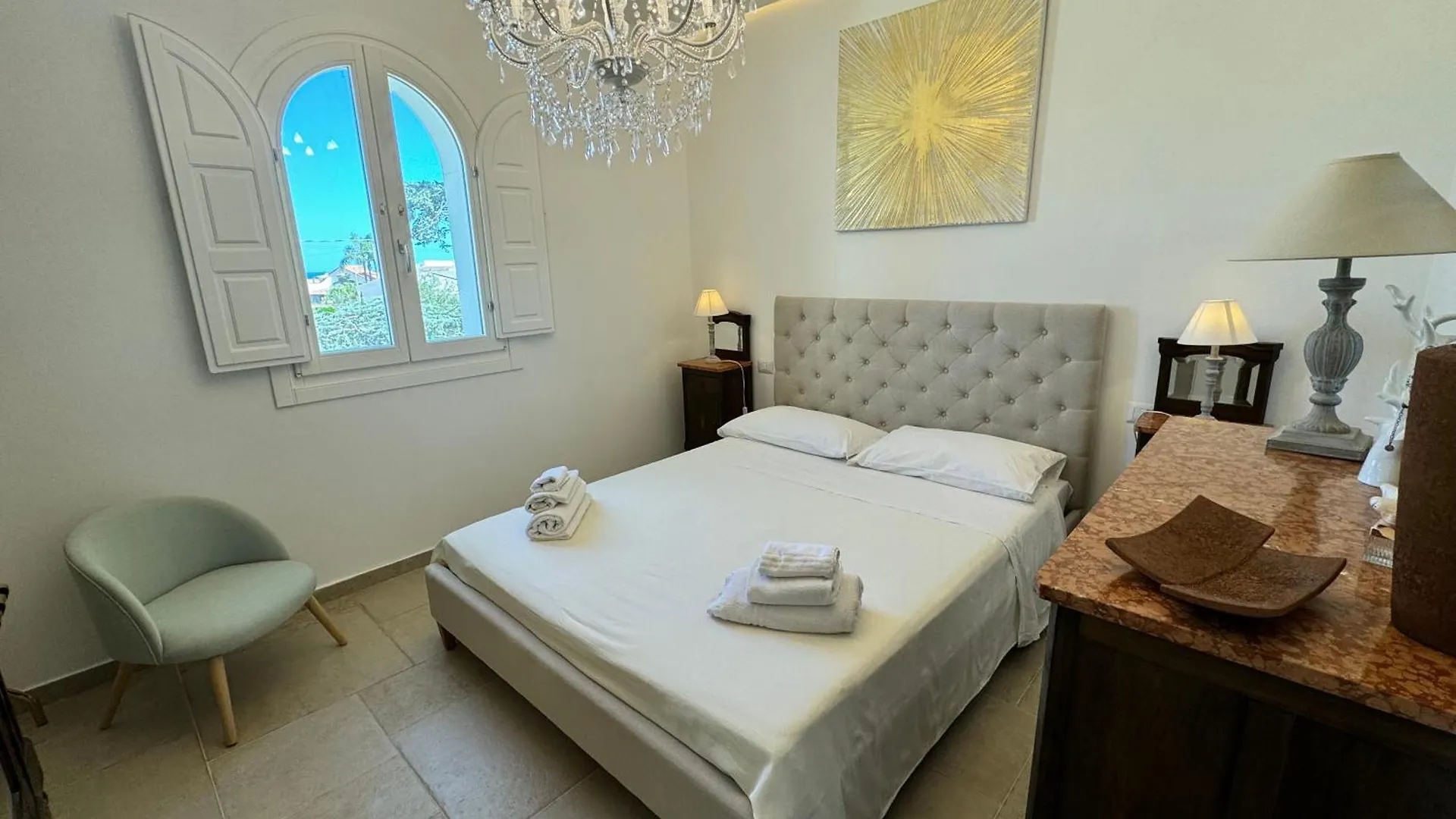 Divina Luxury Home Fontane Bianche 0*,